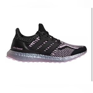 Adidas Women's Ultraboost Black and Light Purple Sneakers, size 9.5.